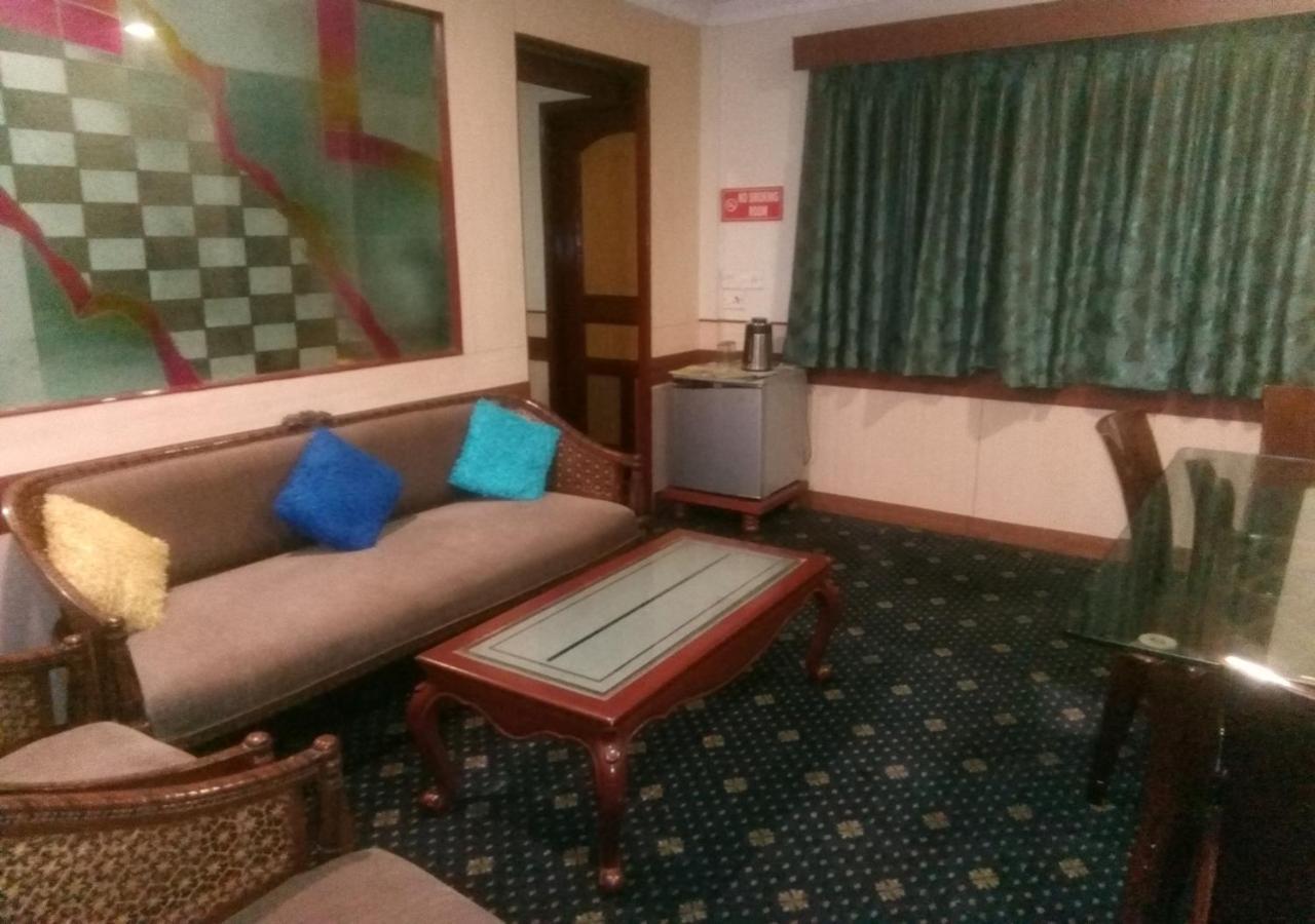 غاواهاتي Hotel Monsoon Palace المظهر الخارجي الصورة